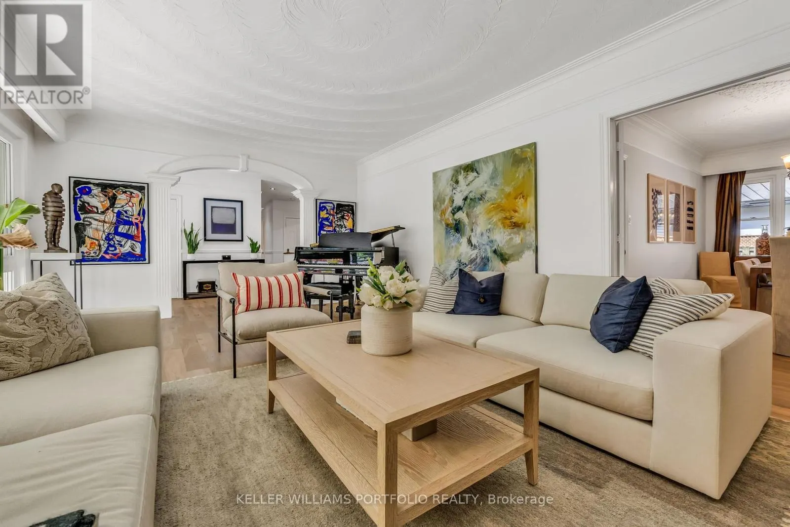 1123 LAKESHORE ROAD E