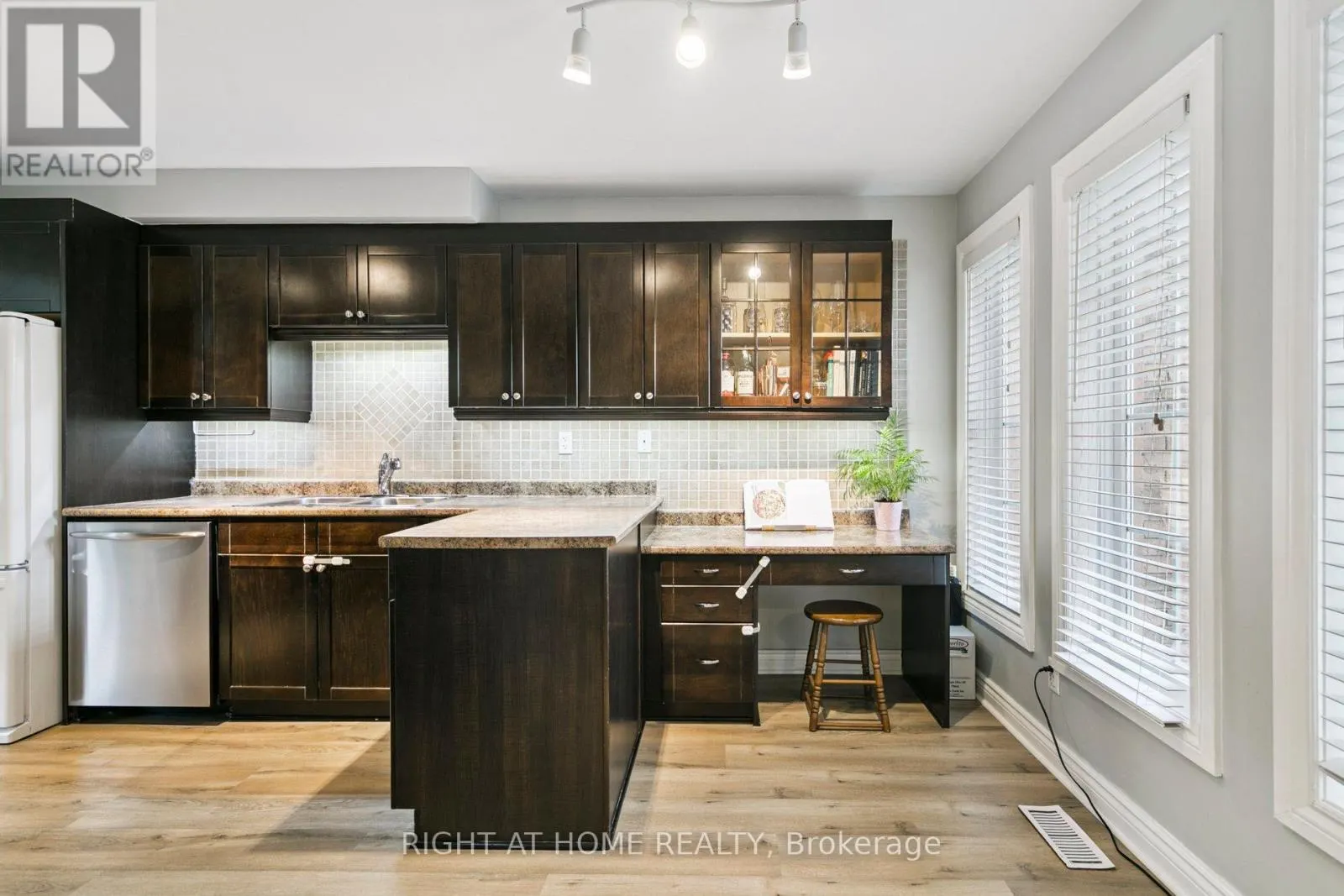 550 ELIZA CRESCENT