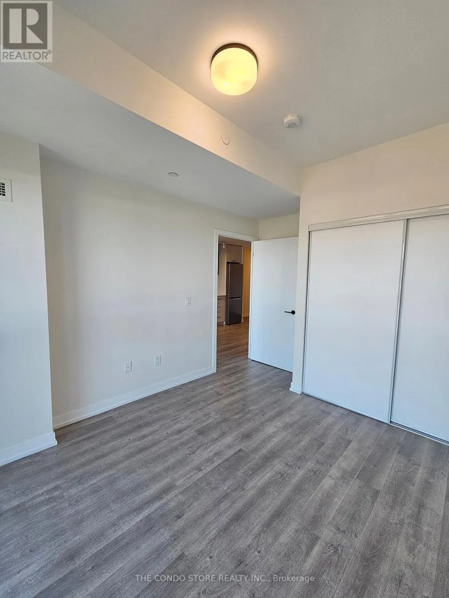 427 - 2300 ST CLAIR AVENUE W