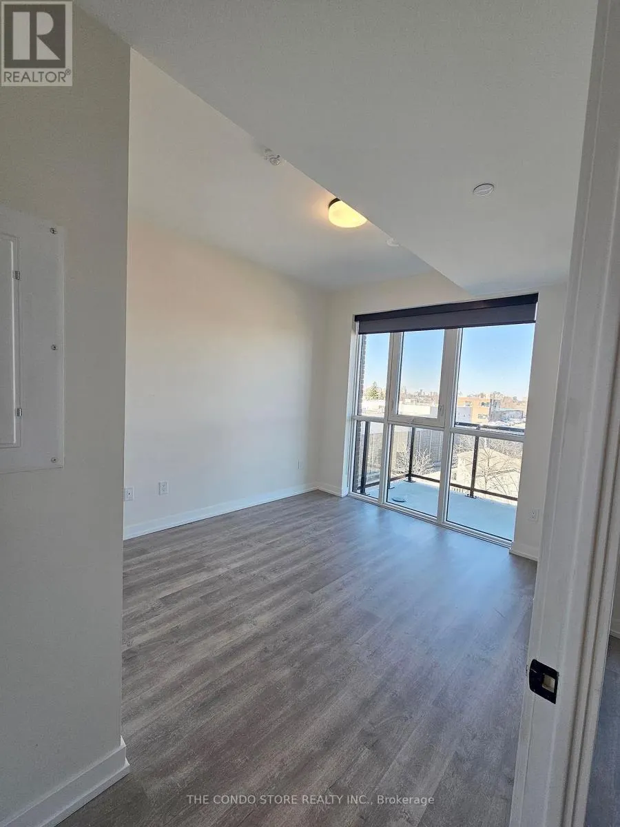 427 - 2300 ST CLAIR AVENUE W
