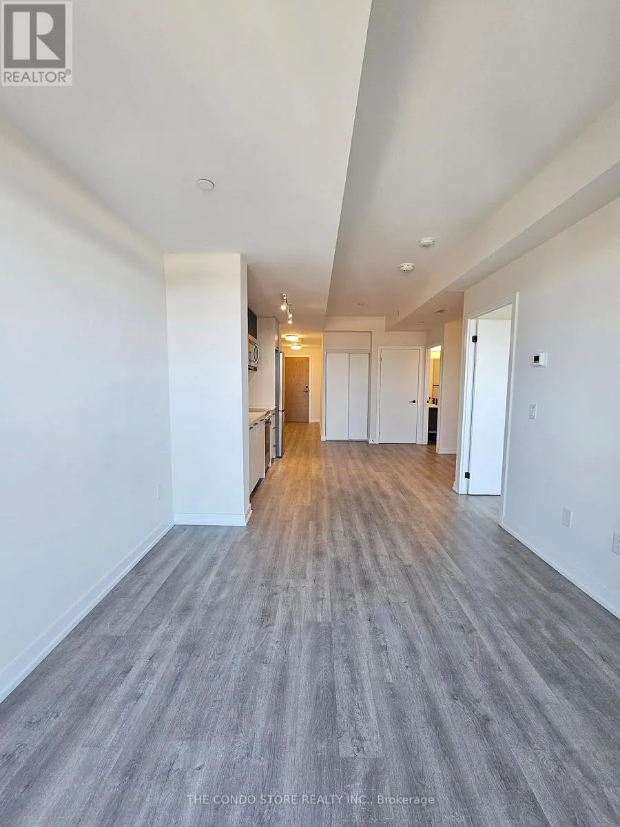 427 - 2300 ST CLAIR AVENUE W