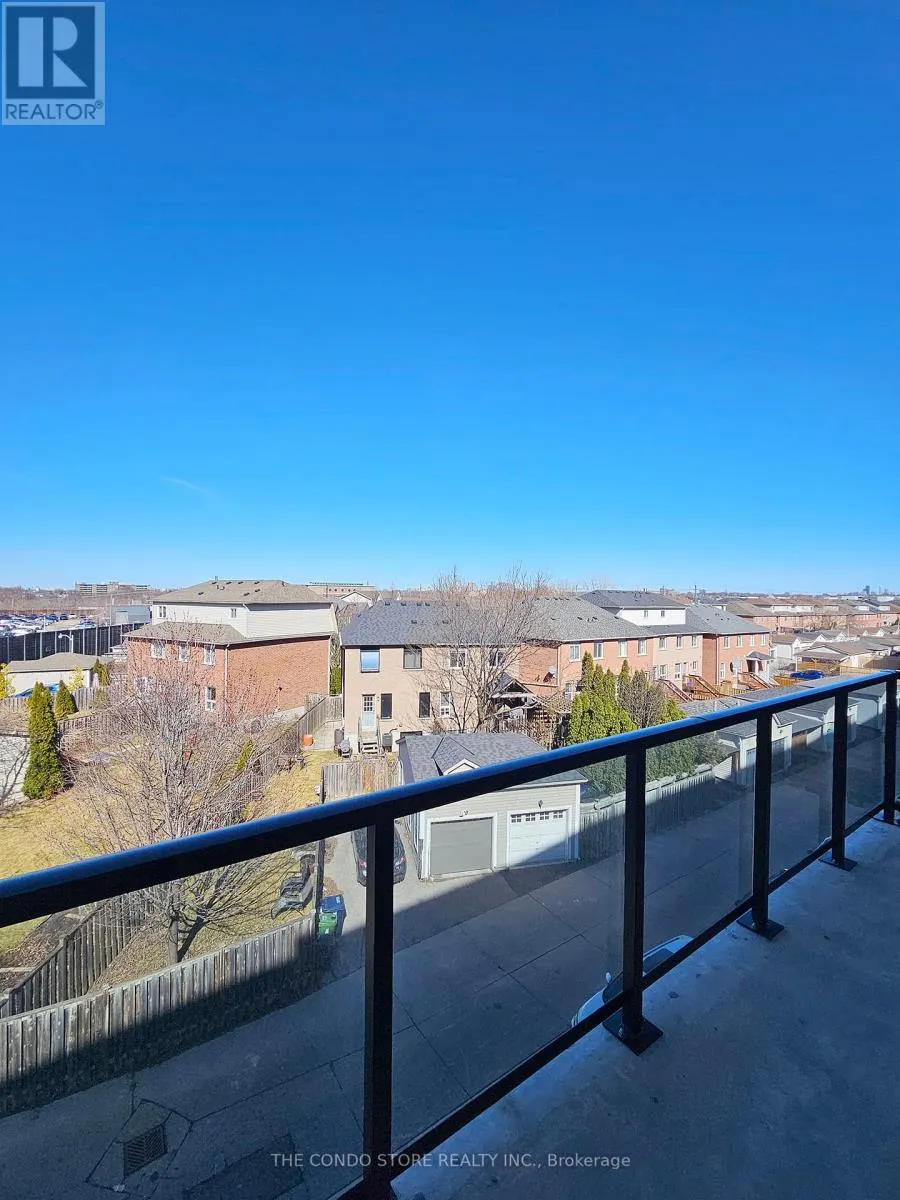 427 - 2300 ST CLAIR AVENUE W