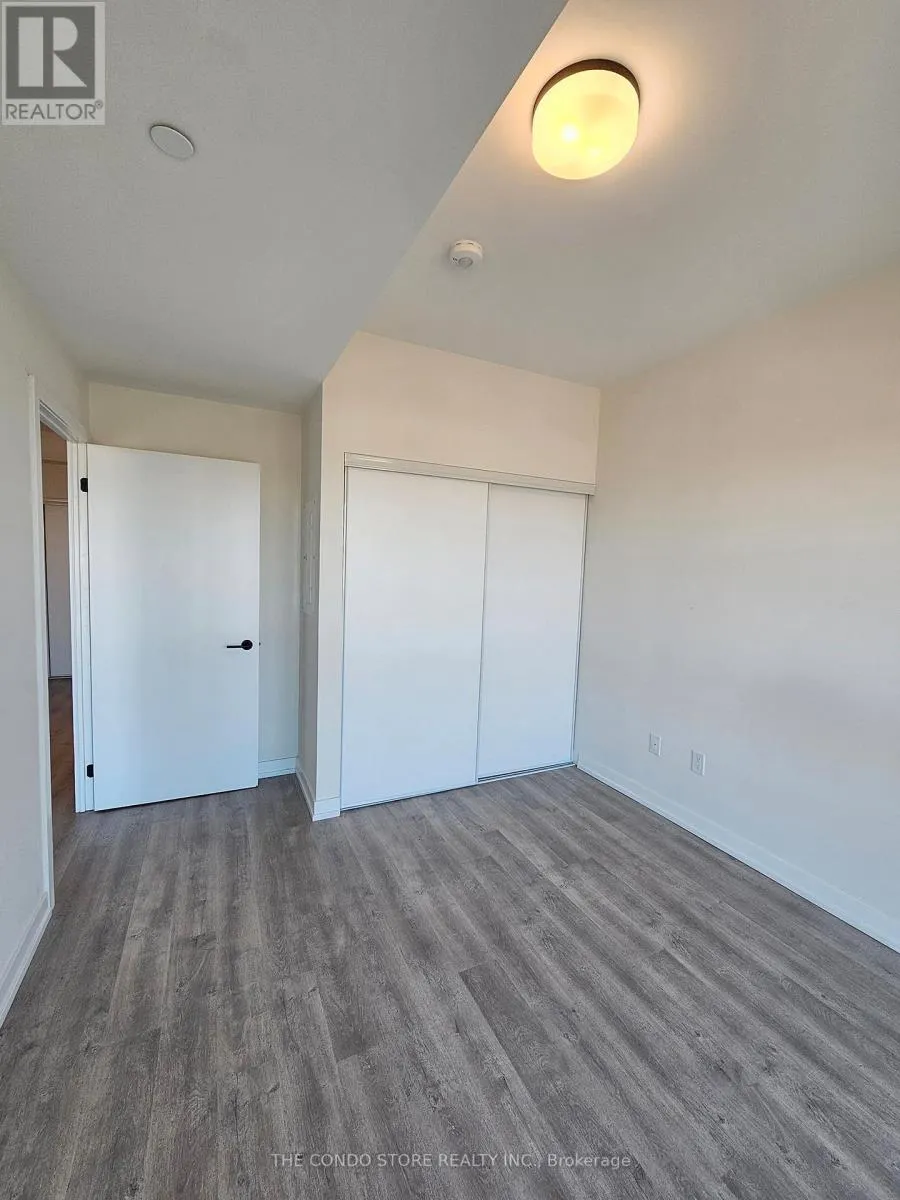 427 - 2300 ST CLAIR AVENUE W