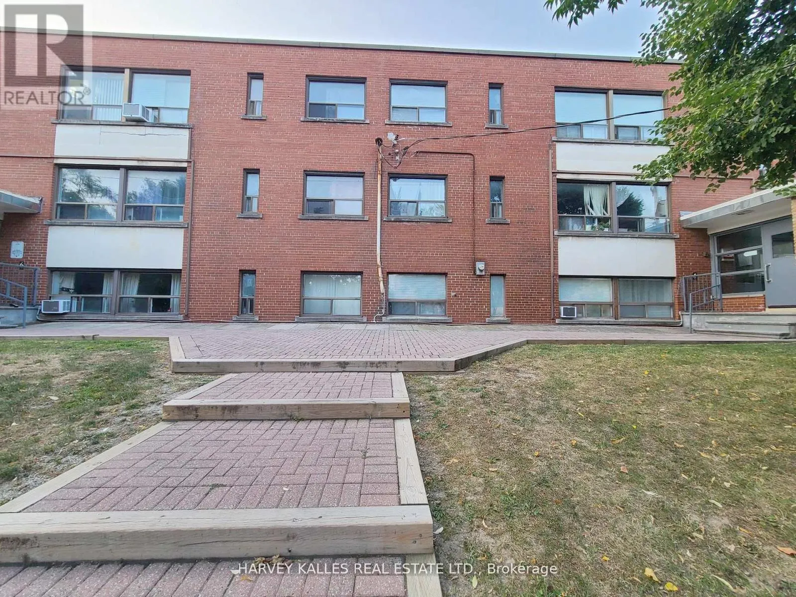 2 - 4 GREENBROOK DRIVE