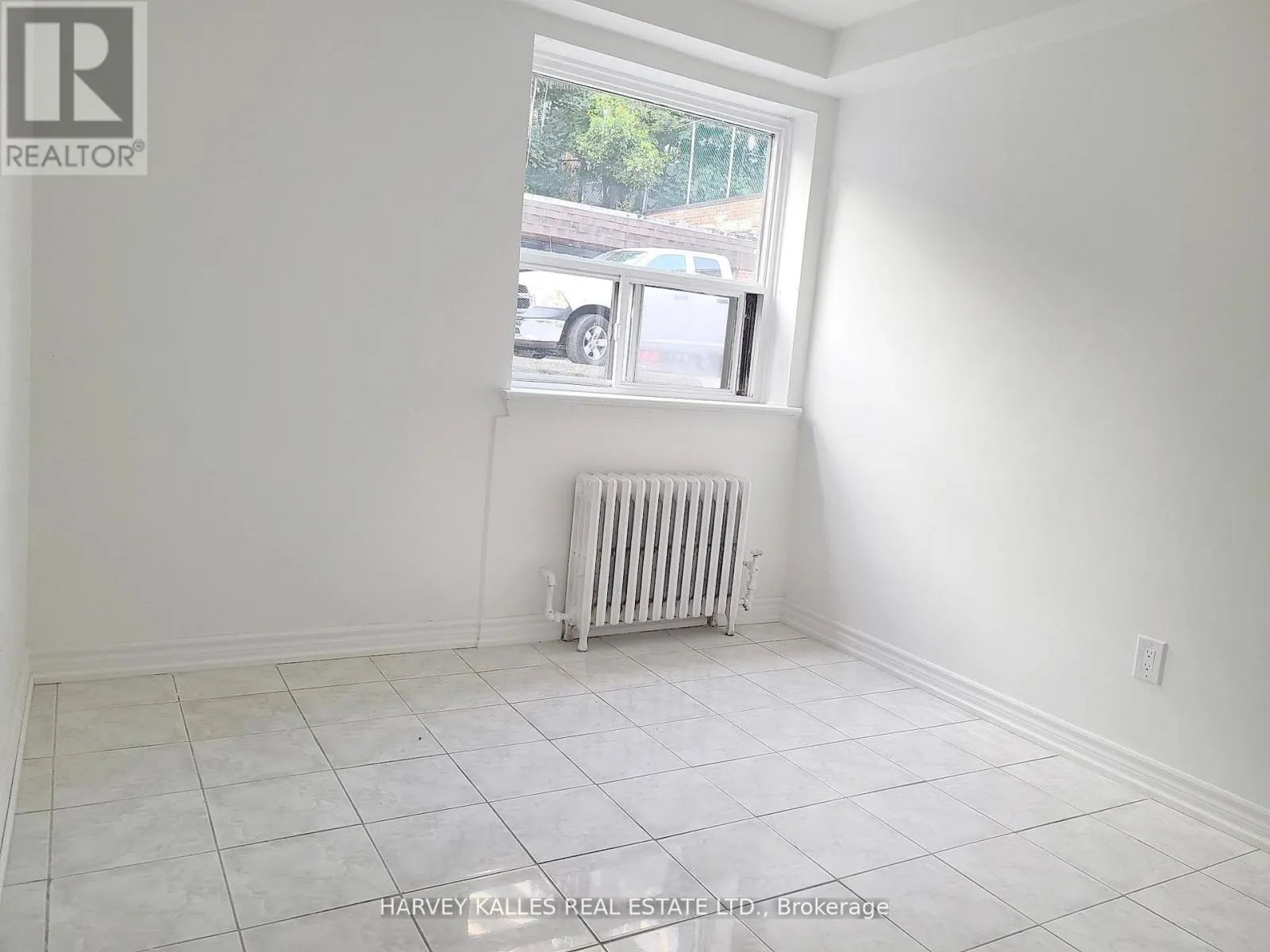 2 - 4 GREENBROOK DRIVE