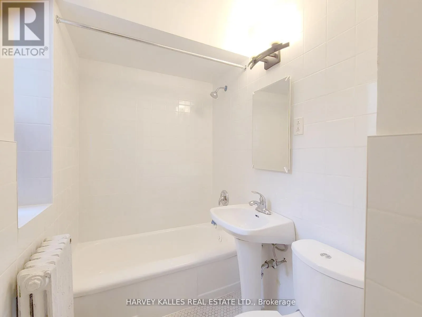 2 - 4 GREENBROOK DRIVE