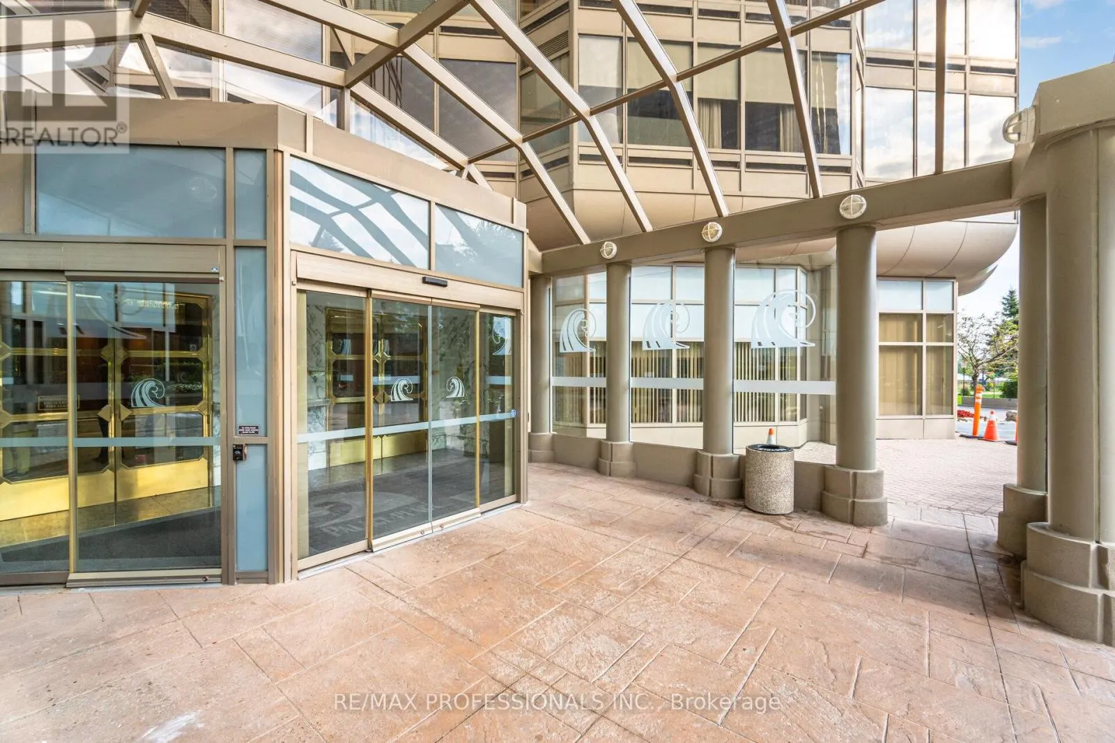510 - 1 PALACE PIER COURT