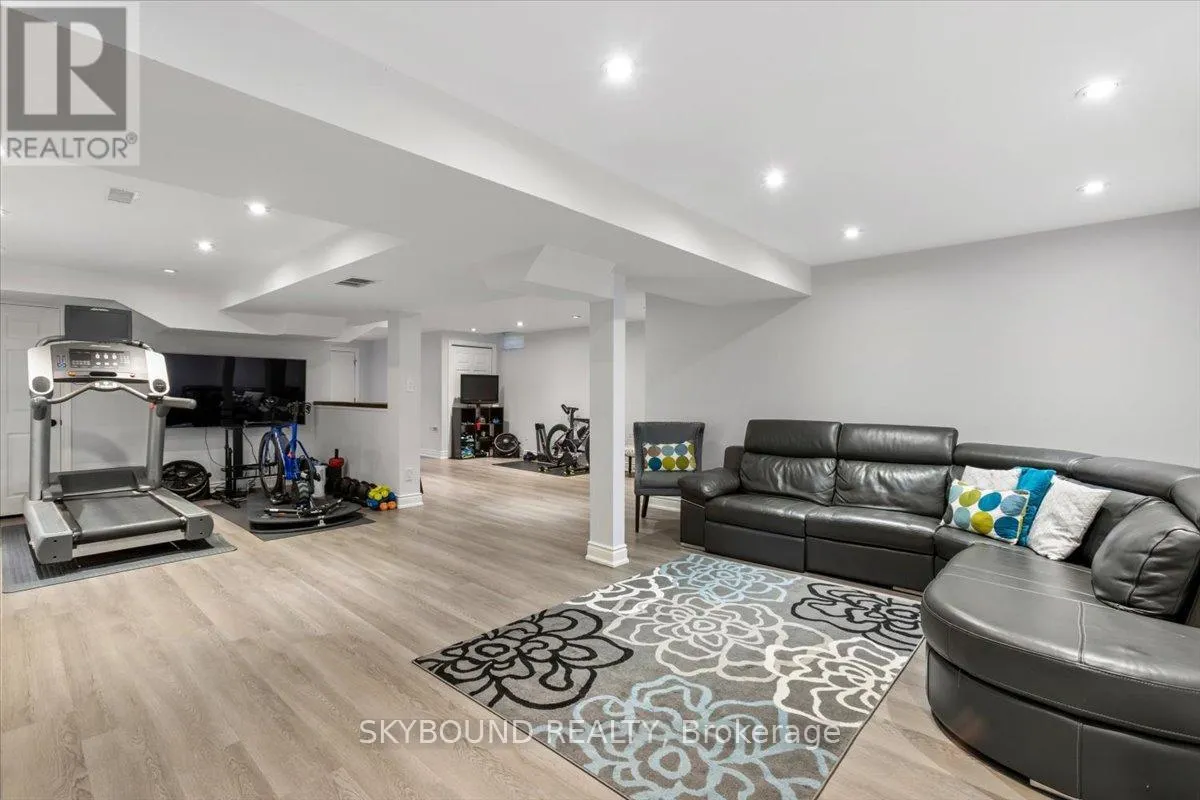 5 CHAPLIN CRESCENT