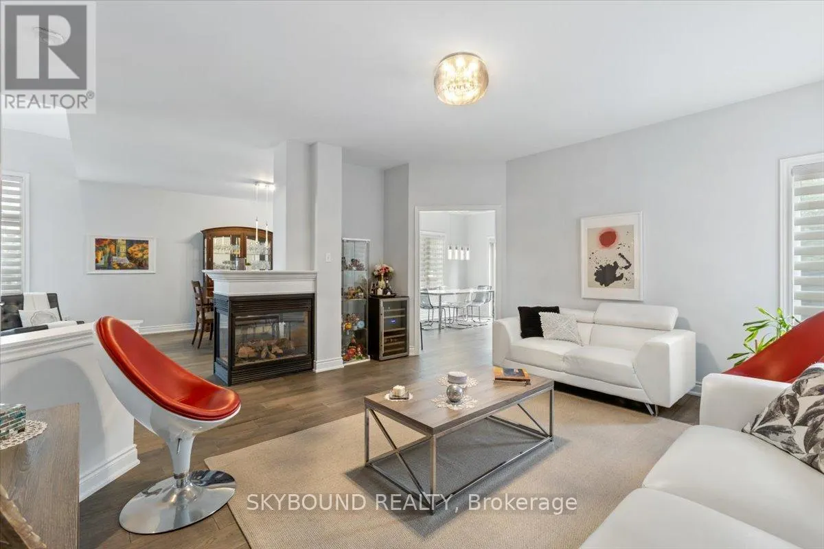 5 CHAPLIN CRESCENT