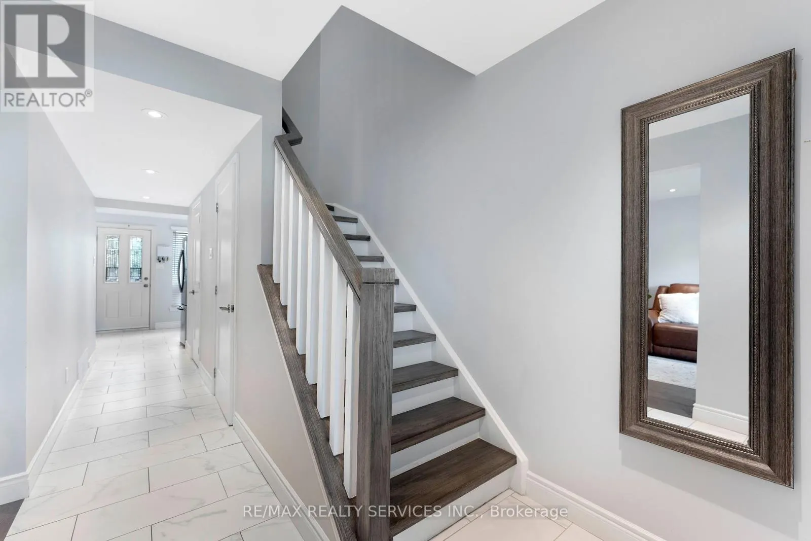 94 - 94 GUILDFORD CRESCENT