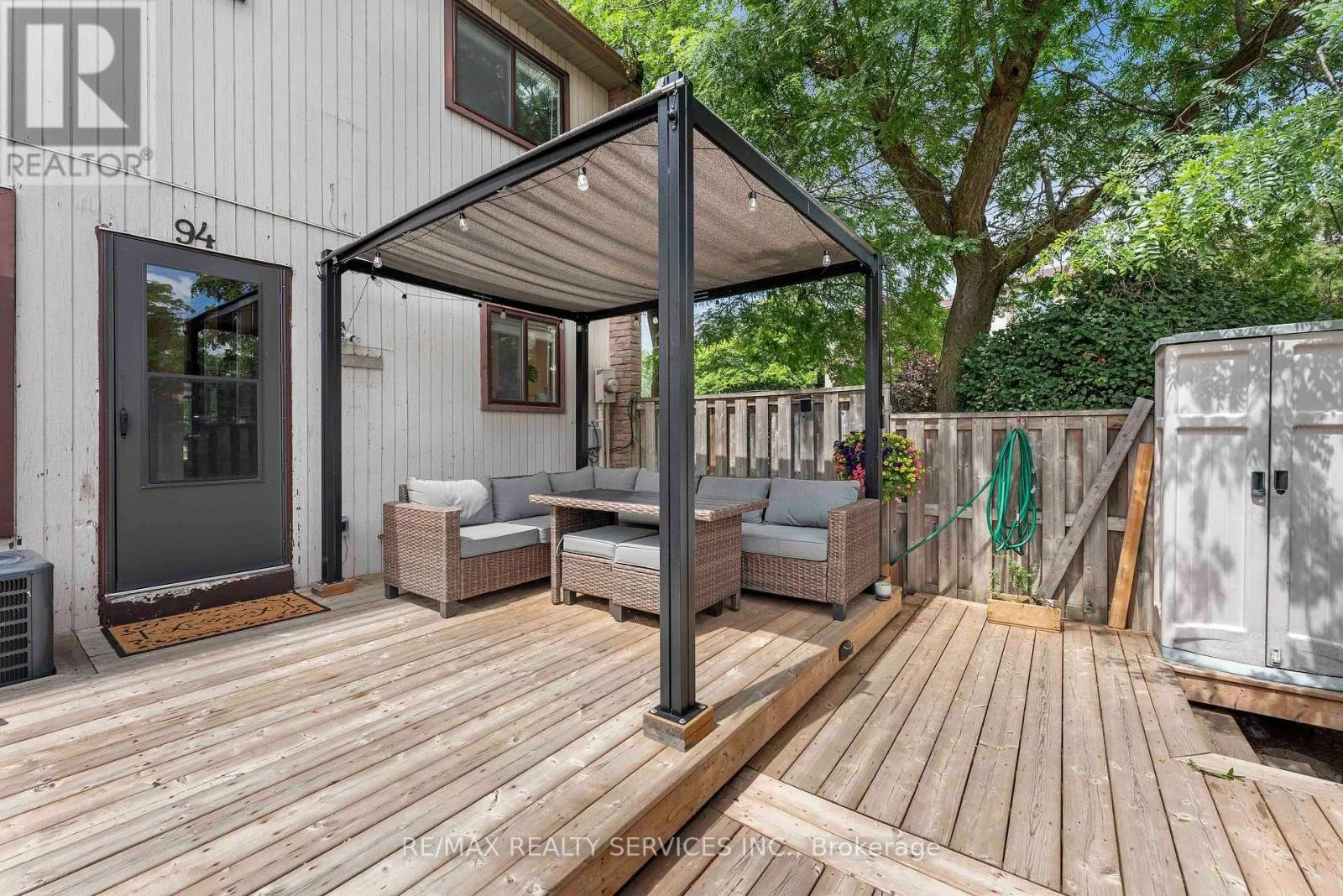 94 - 94 GUILDFORD CRESCENT