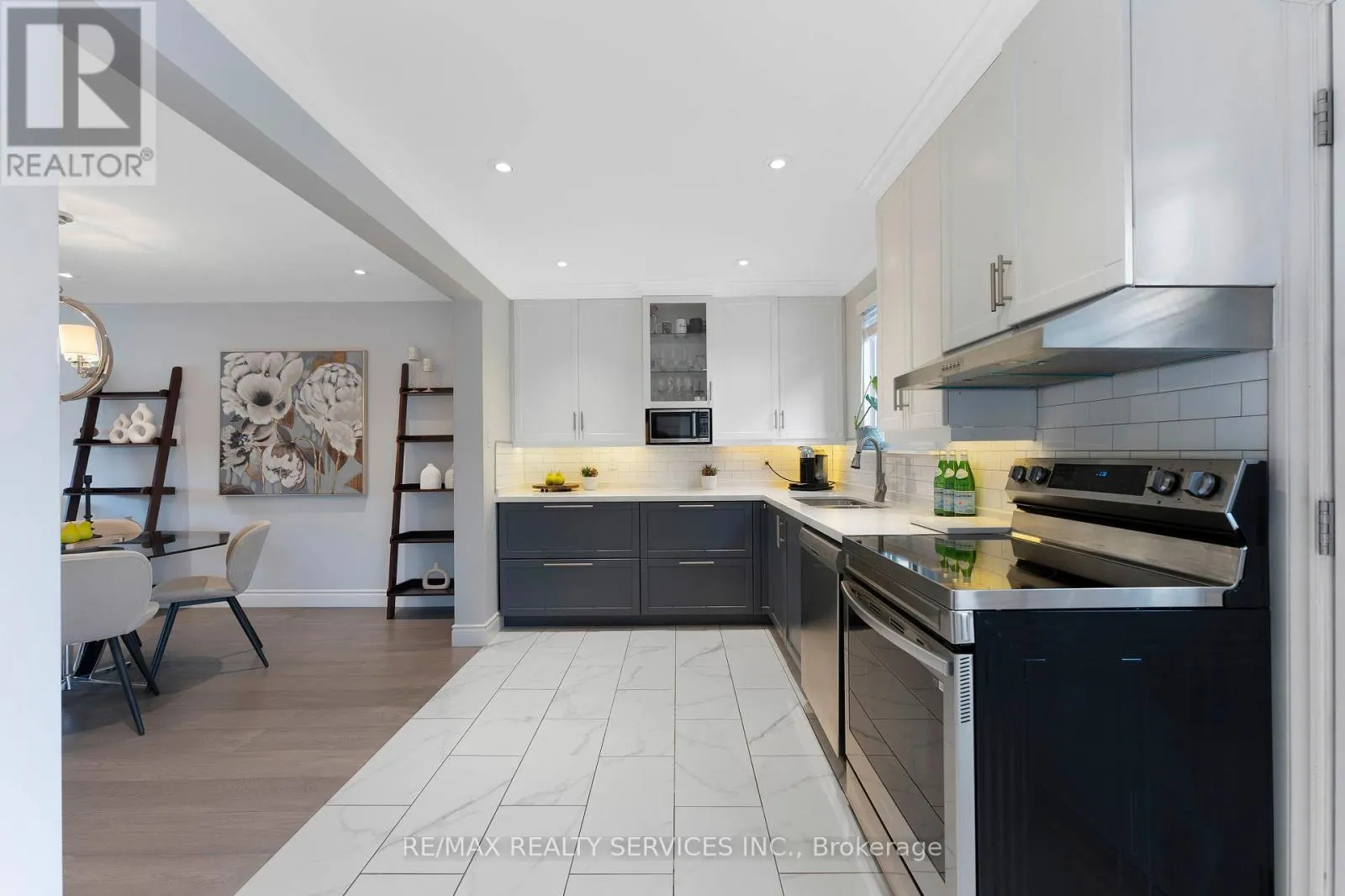 94 - 94 GUILDFORD CRESCENT