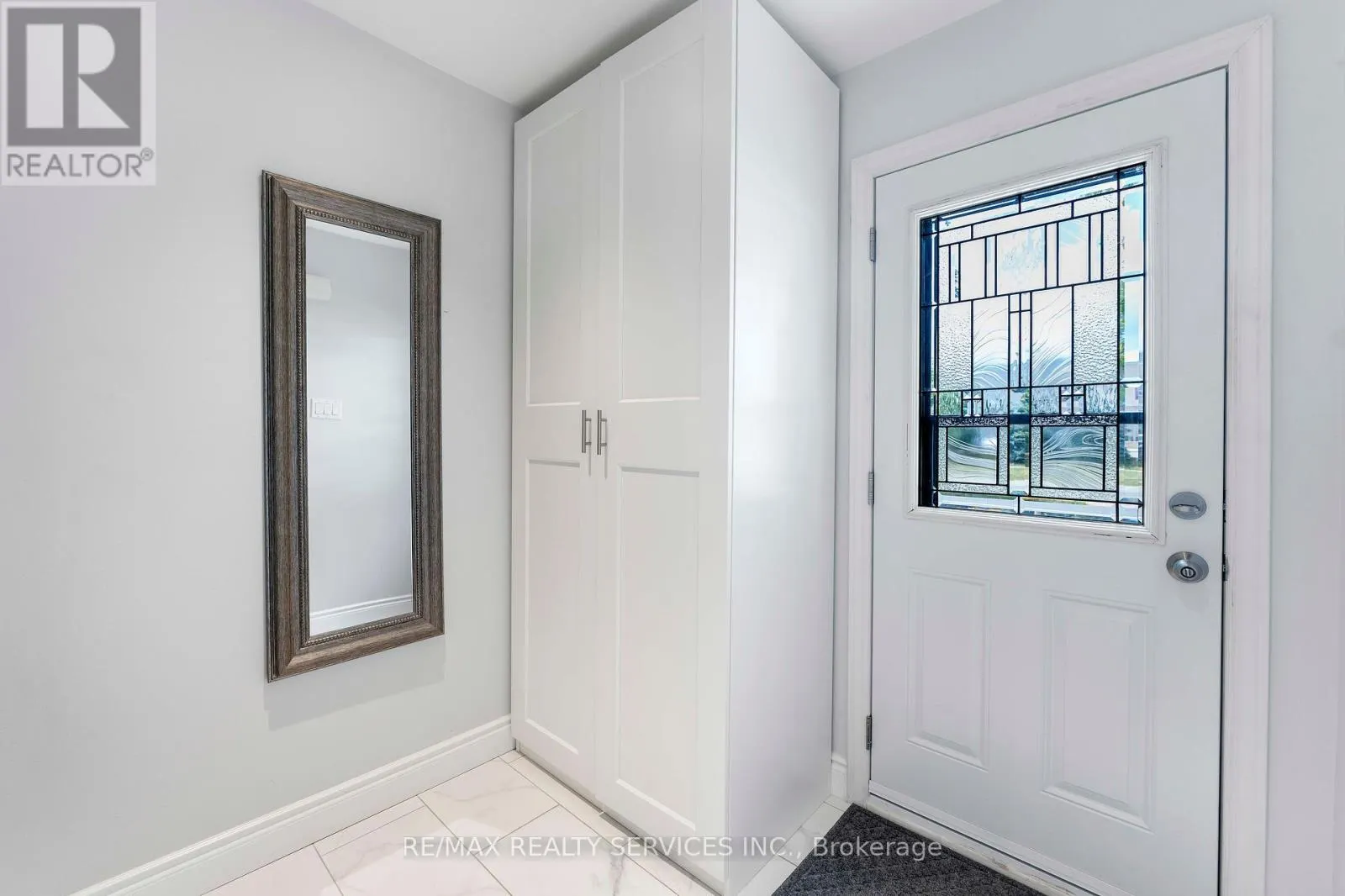 94 - 94 GUILDFORD CRESCENT