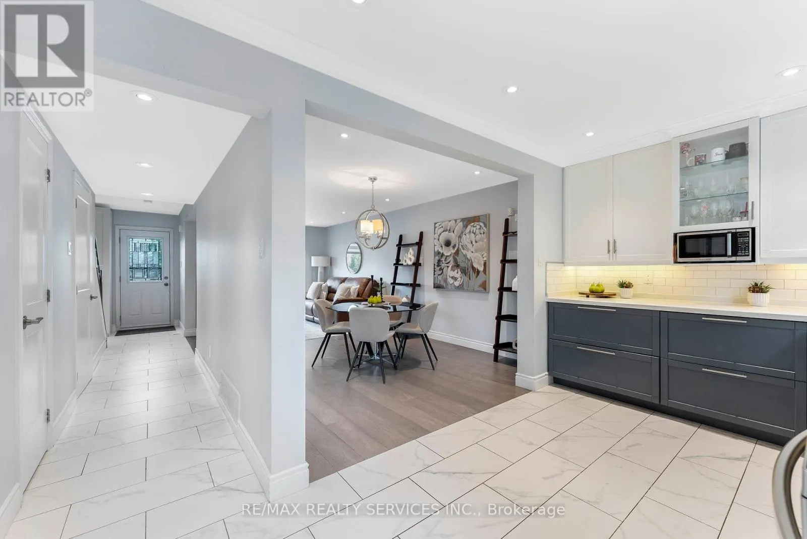 94 - 94 GUILDFORD CRESCENT