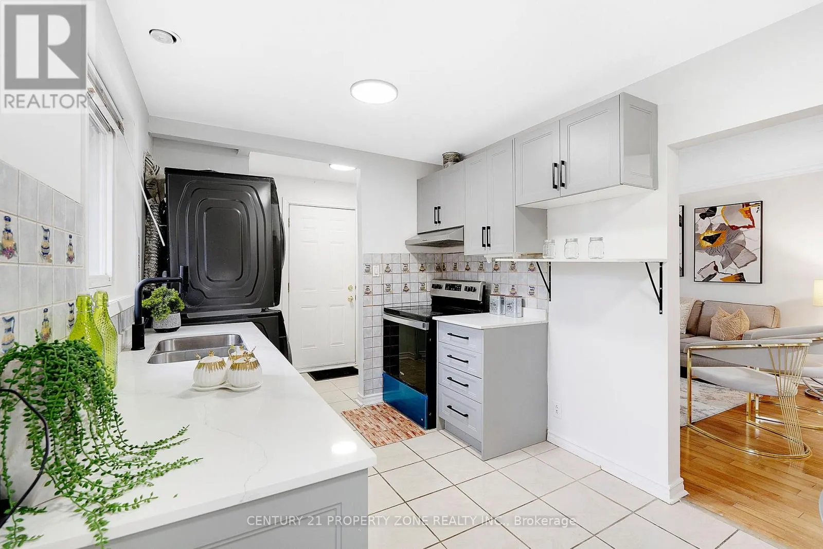 3387 KELOWNA COURT