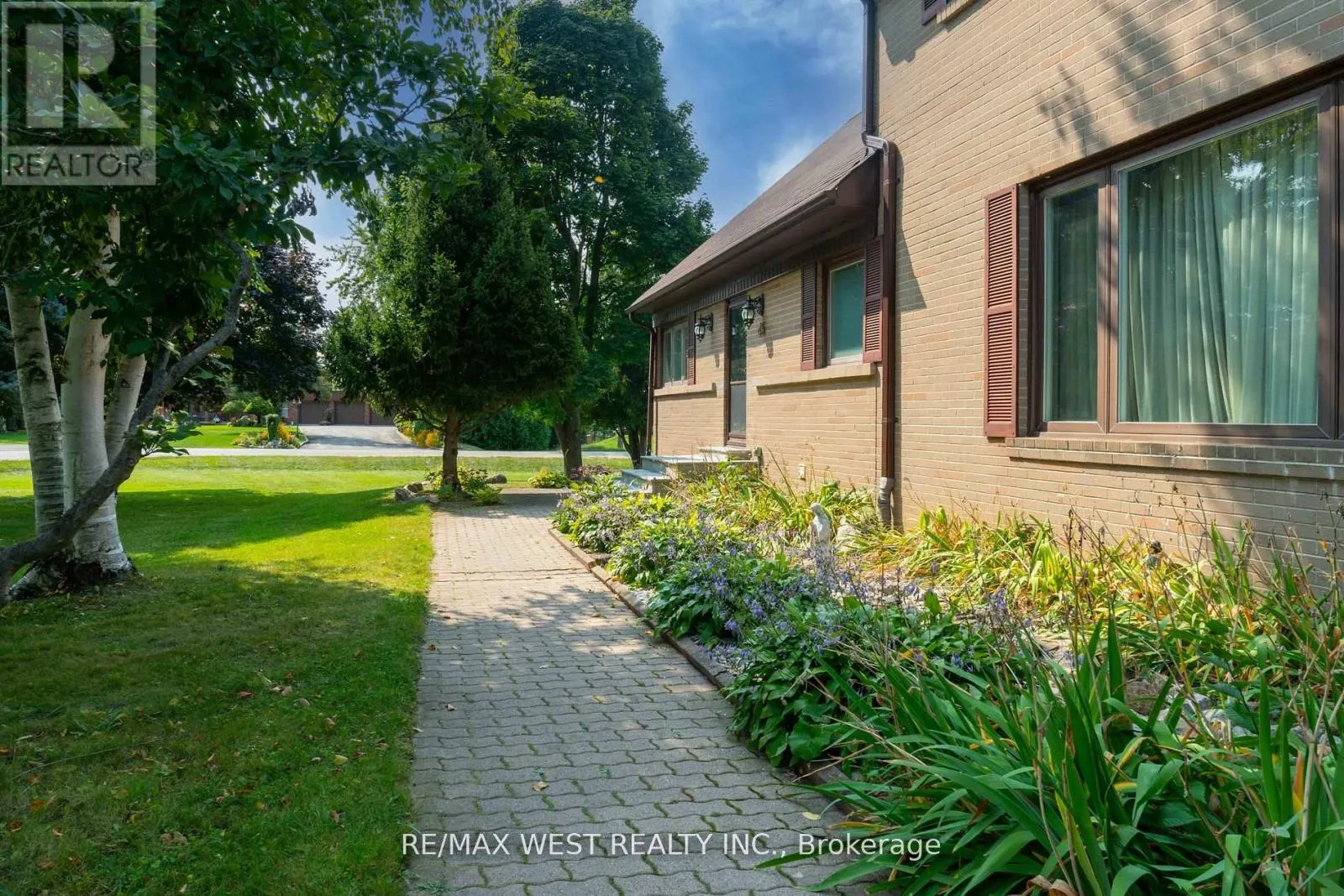 45 MARYSFIELD DRIVE