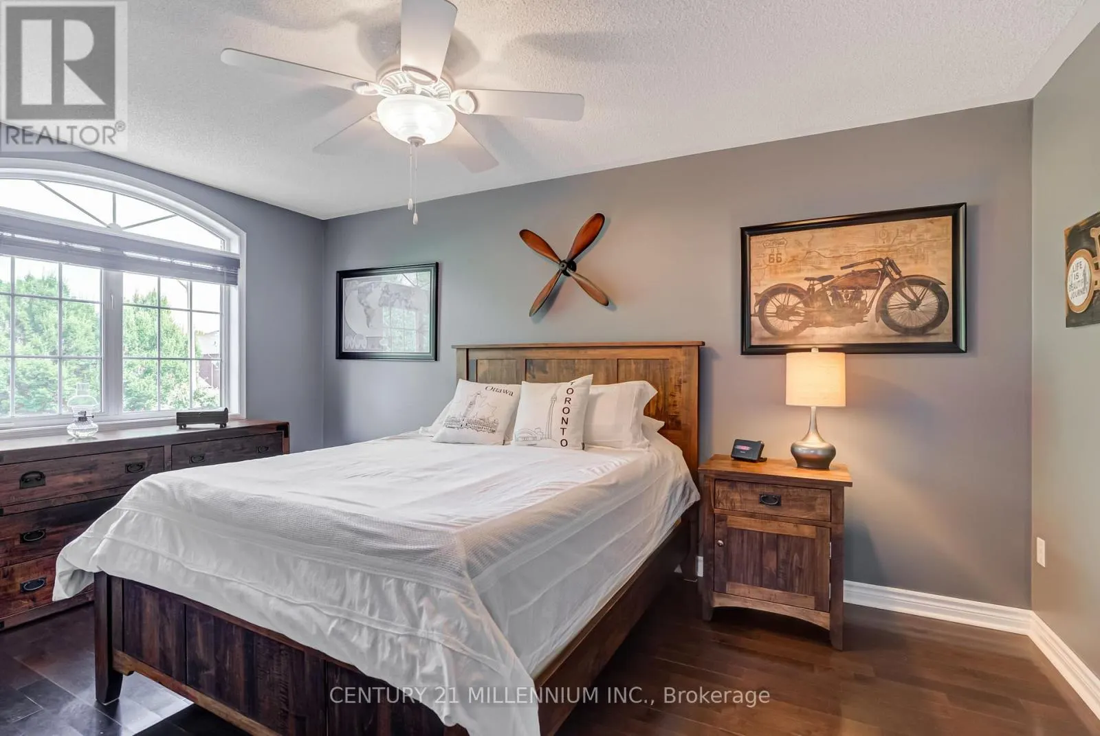 3854 FOXBOROUGH TRAIL