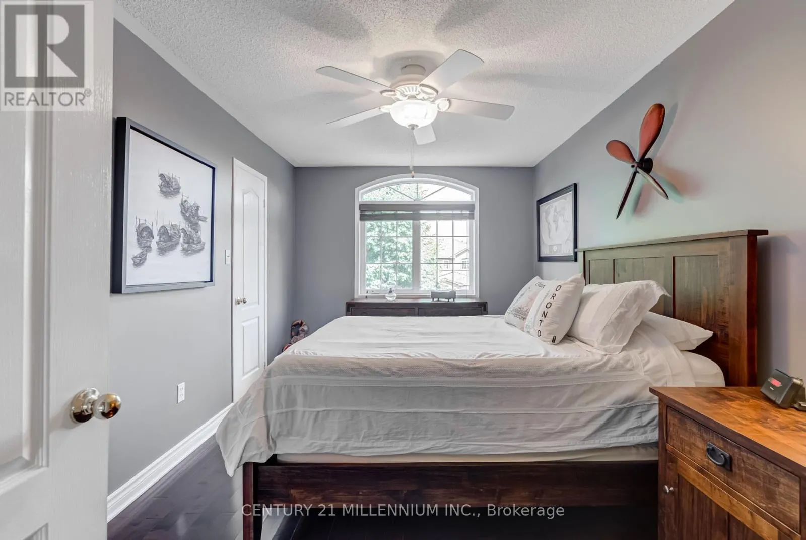 3854 FOXBOROUGH TRAIL