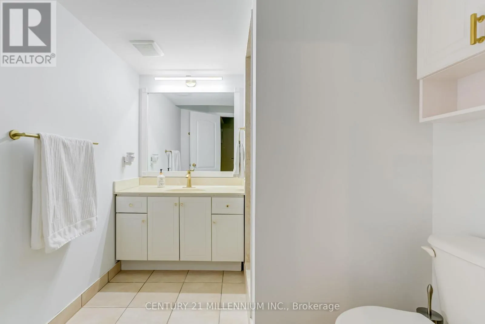 3854 FOXBOROUGH TRAIL