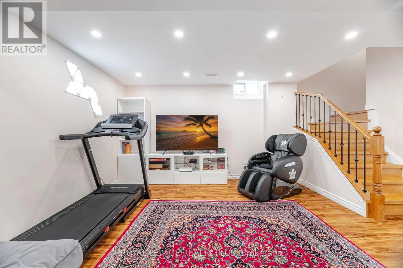 5574 FRESHWATER DRIVE