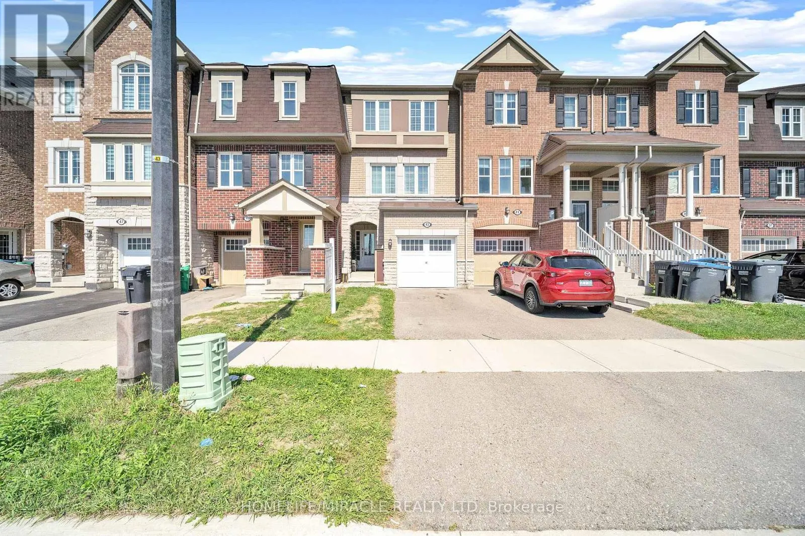 43 BAYCLIFFE CRESCENT