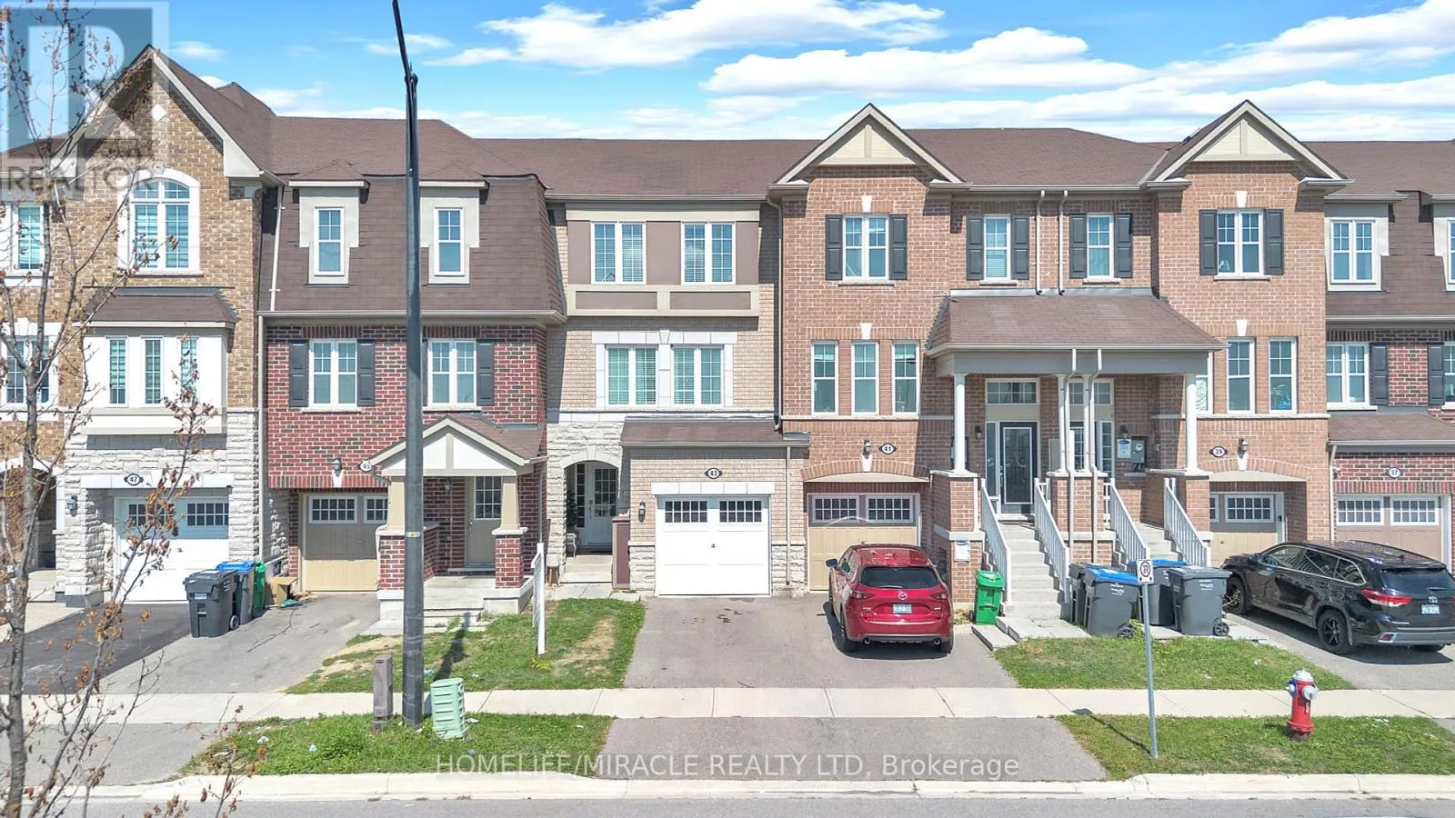 43 BAYCLIFFE CRESCENT
