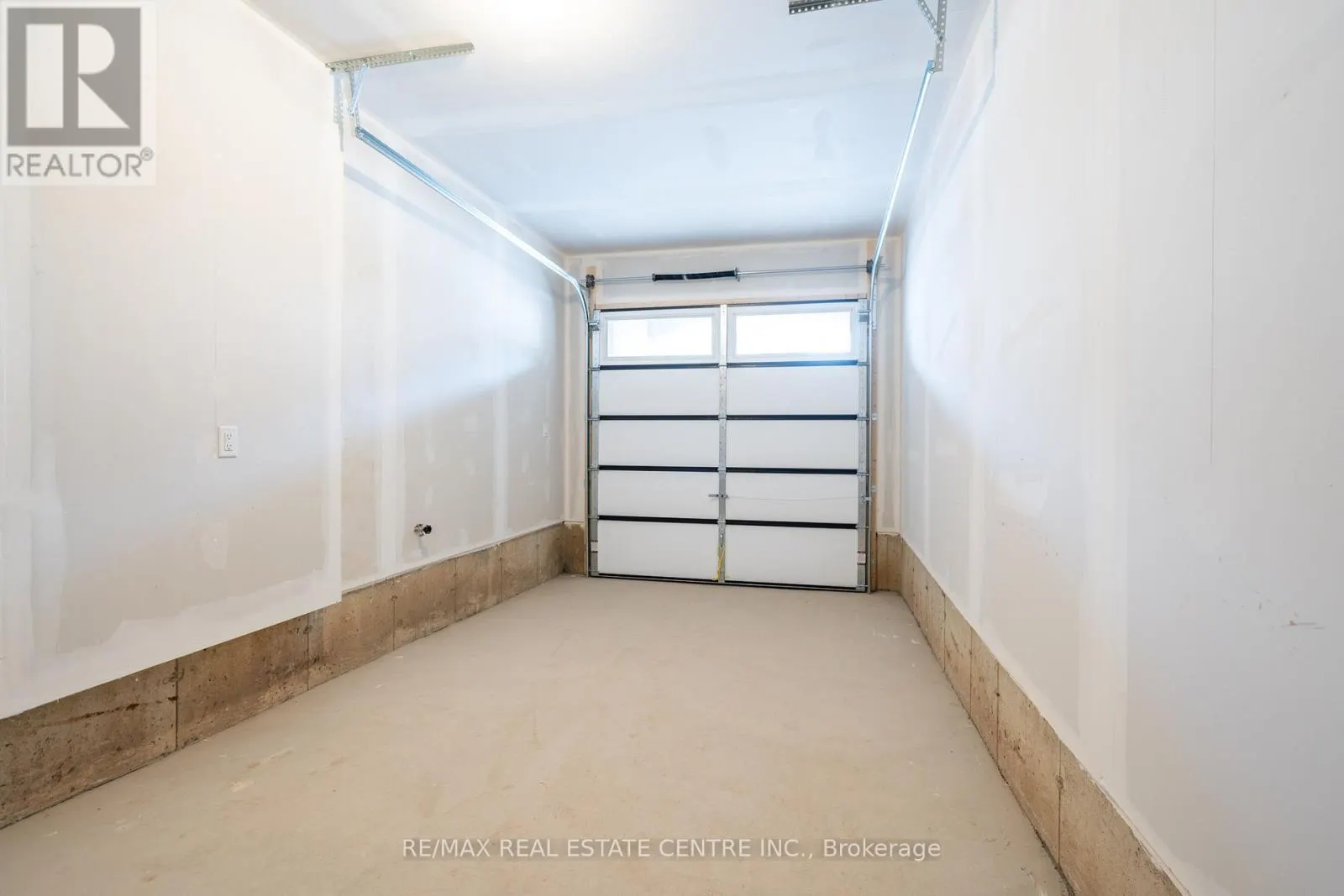 1426 ALMONTE DRIVE