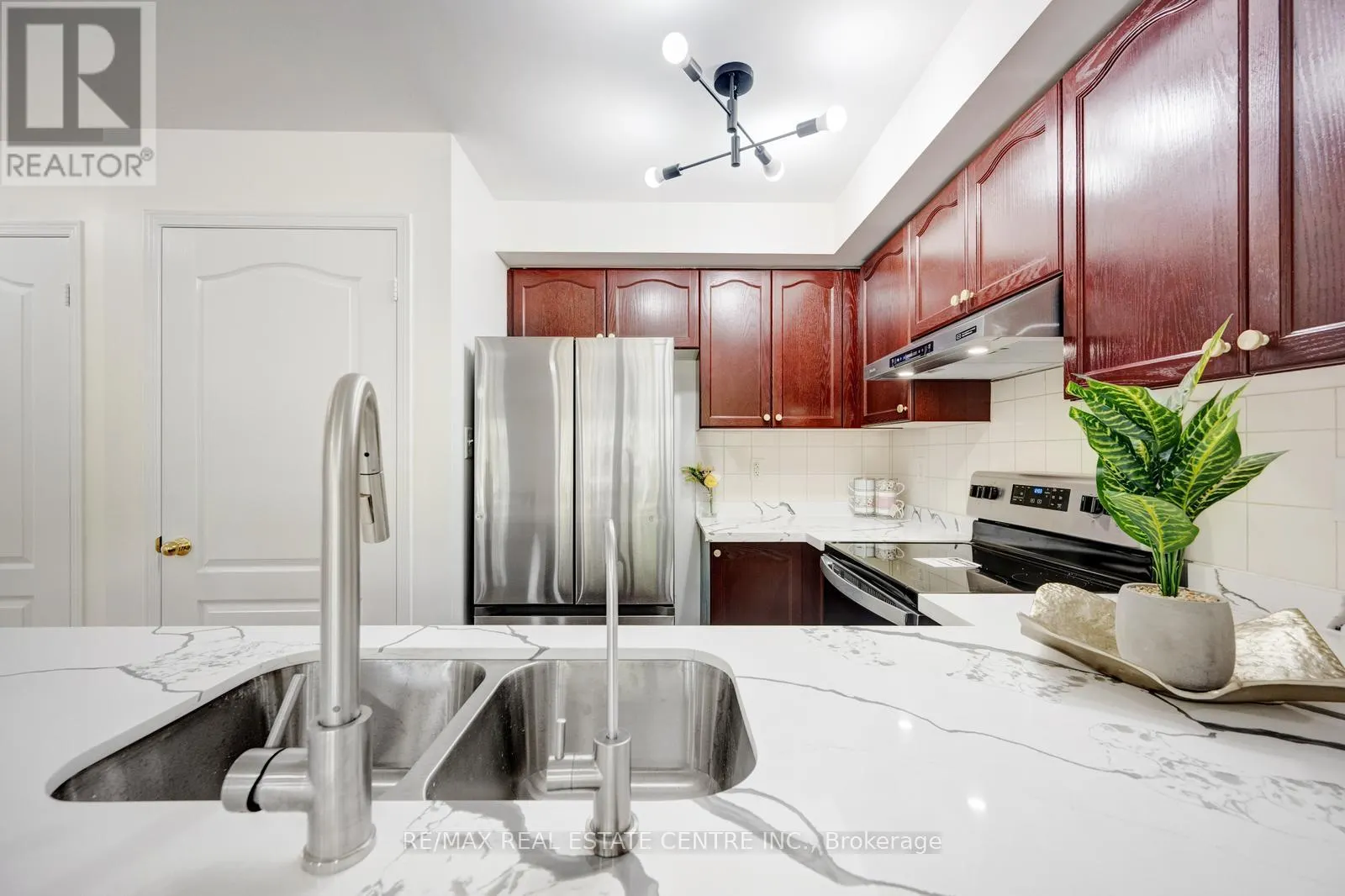 41 - 3250 BENTLEY DRIVE