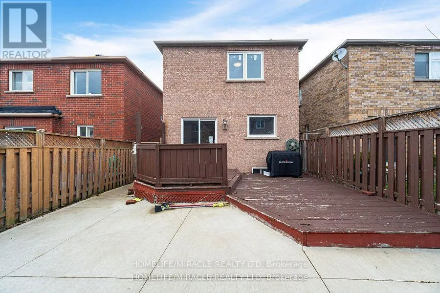 7 EASTVIEW GATE