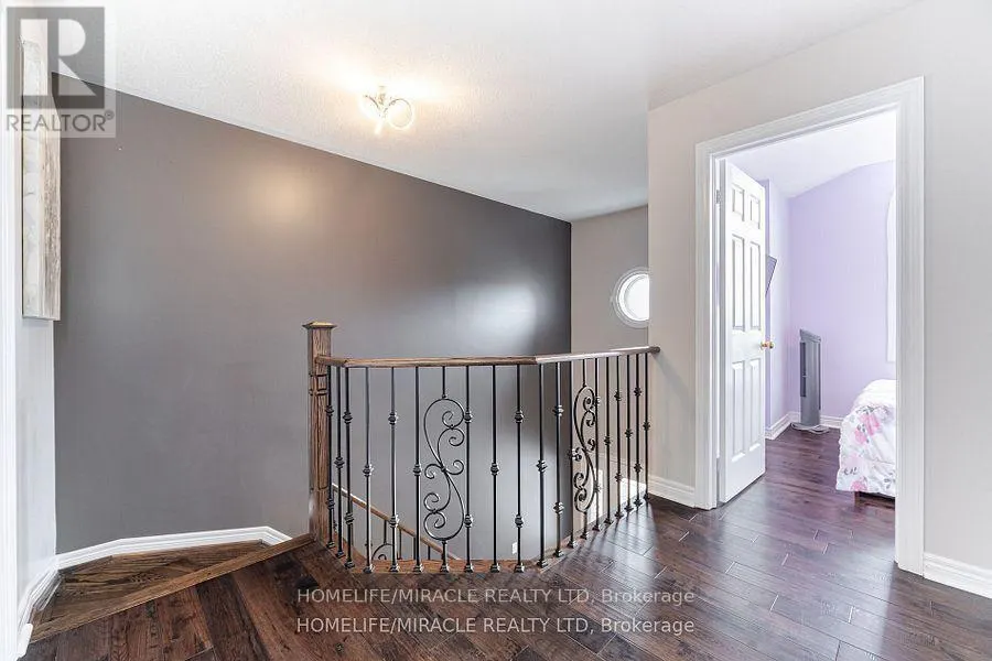 7 EASTVIEW GATE