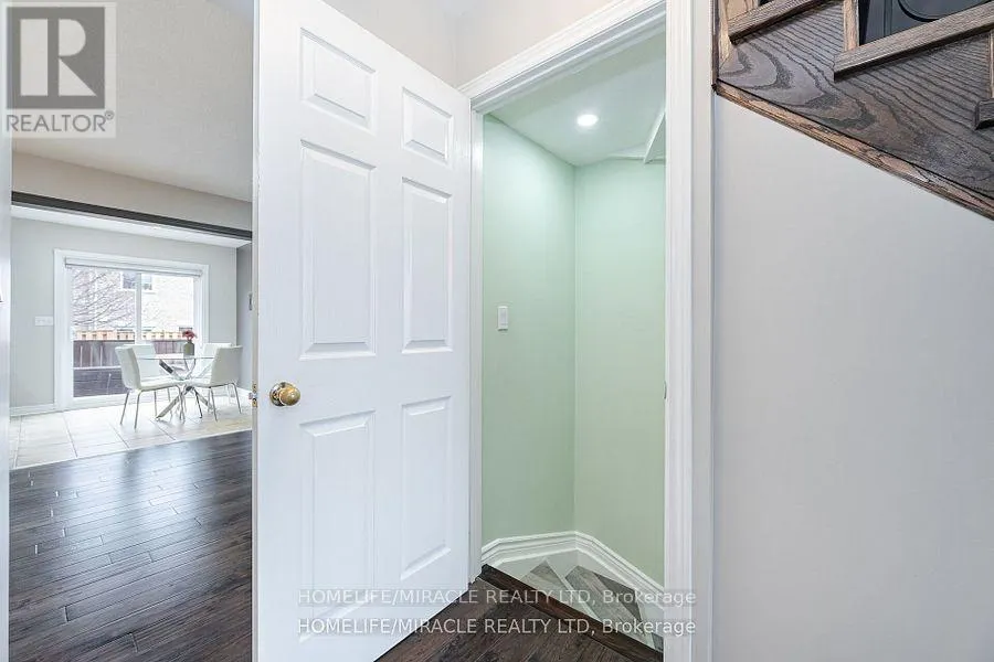 7 EASTVIEW GATE