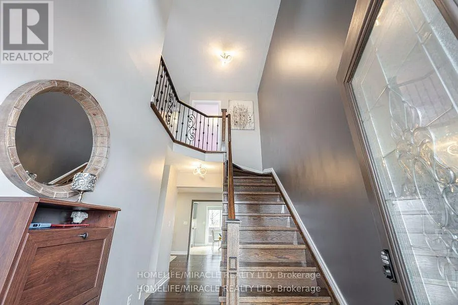 7 EASTVIEW GATE