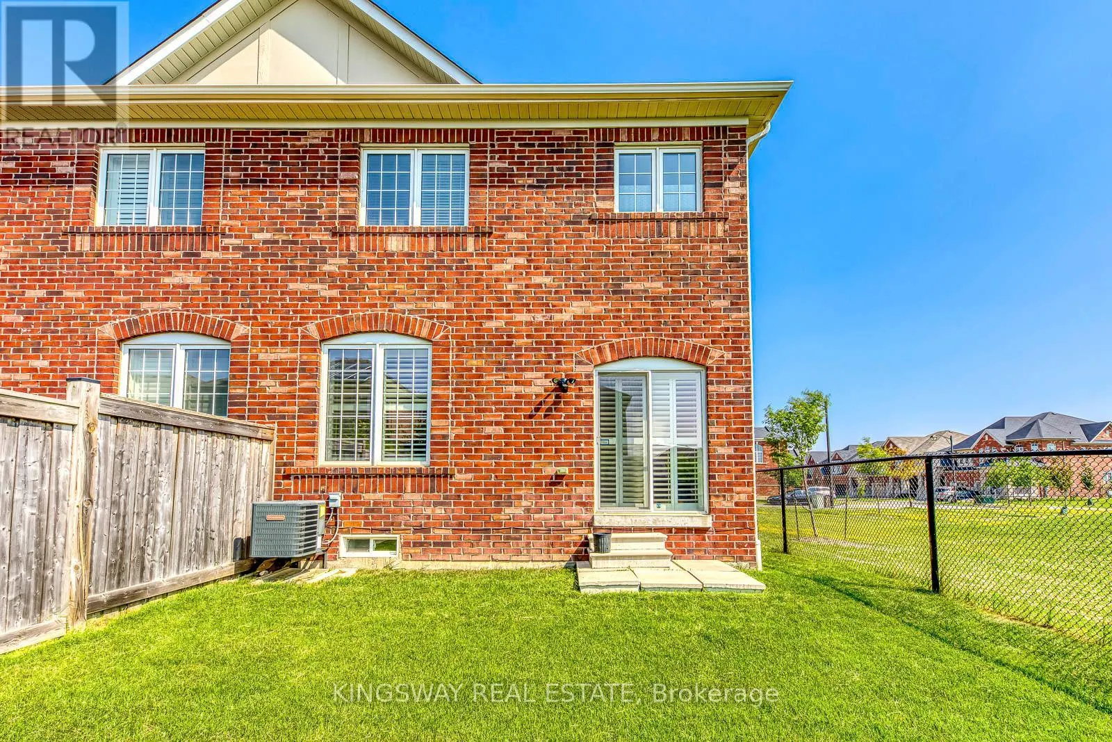 423 CEDRIC TERRACE