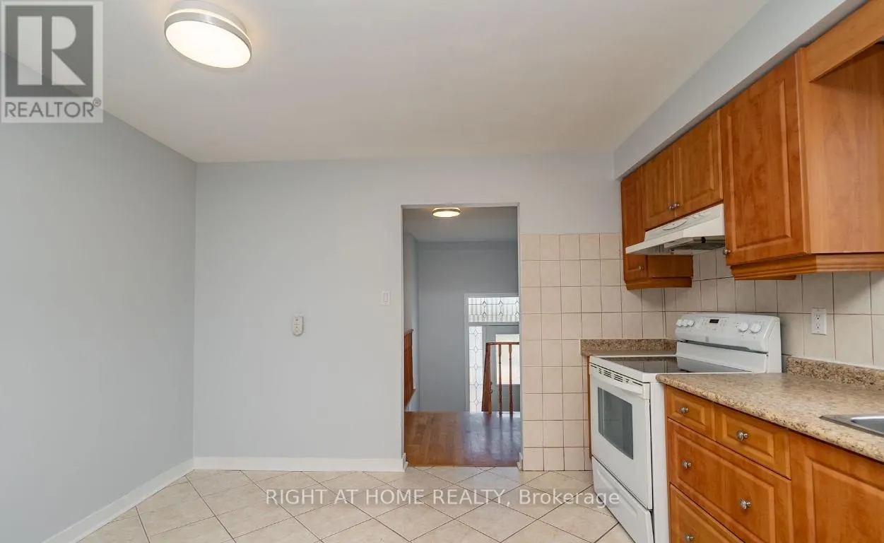 UPPER - 4122 DURSLEY CRESCENT