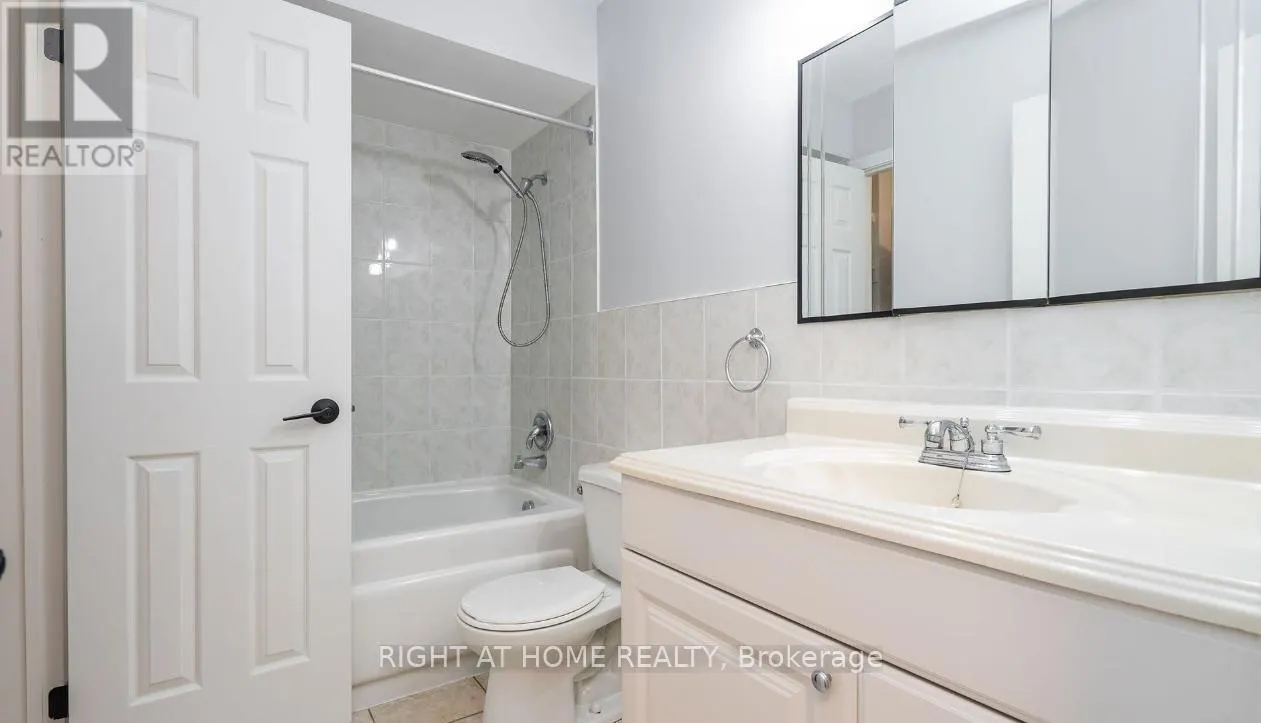 UPPER - 4122 DURSLEY CRESCENT