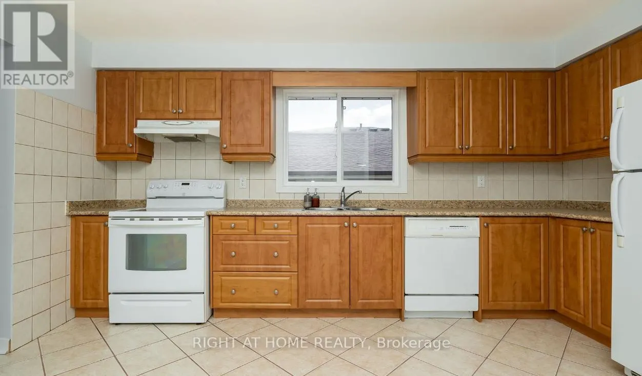 UPPER - 4122 DURSLEY CRESCENT