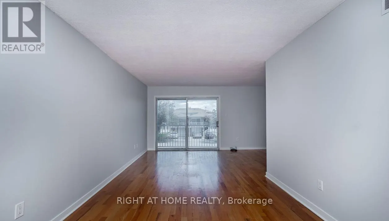 UPPER - 4122 DURSLEY CRESCENT