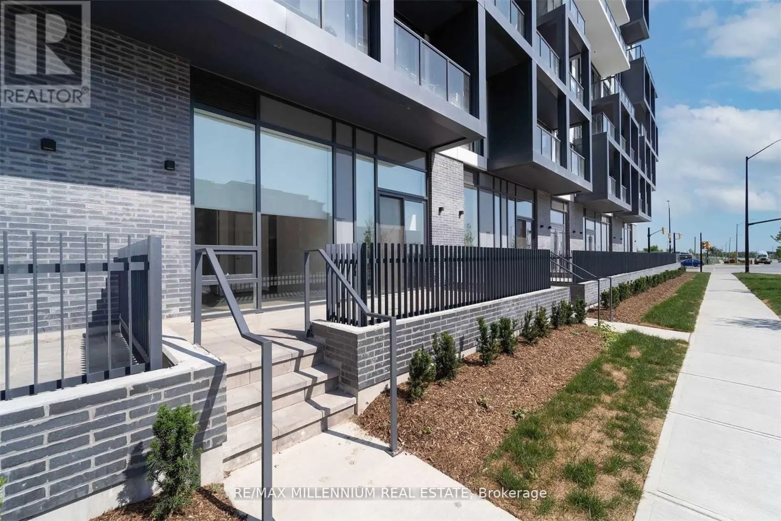 102 - 180 VETERANS DRIVE