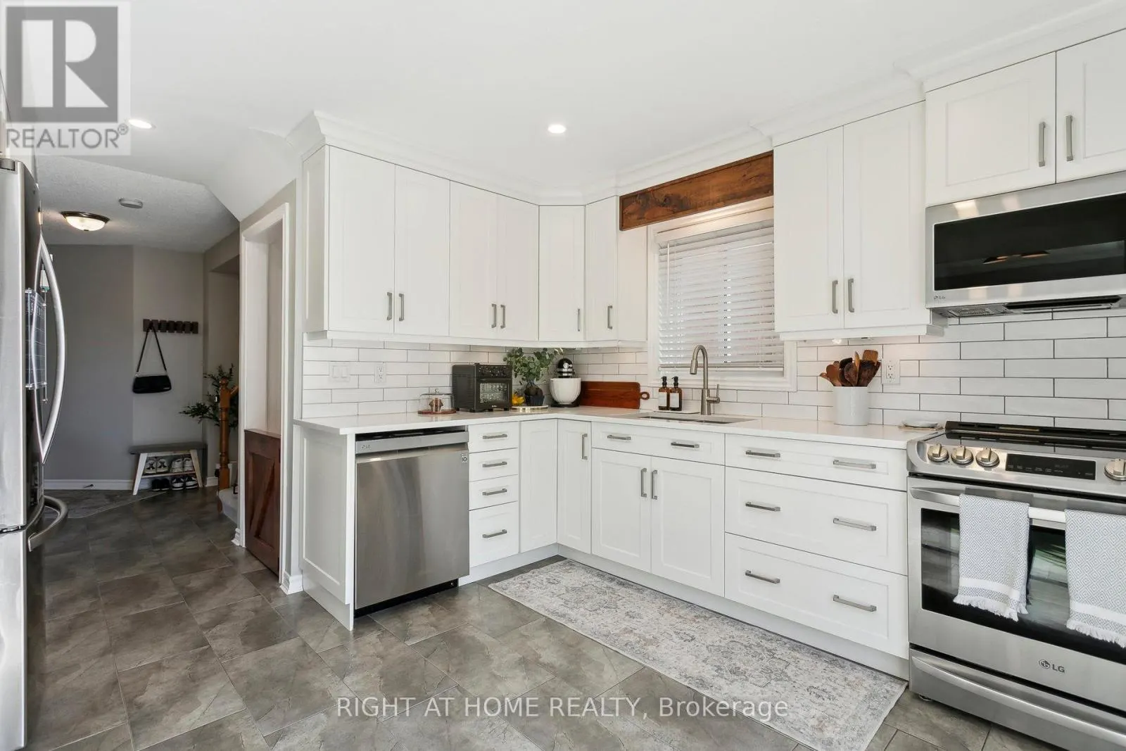 3194 GREENBOUGH CRESCENT