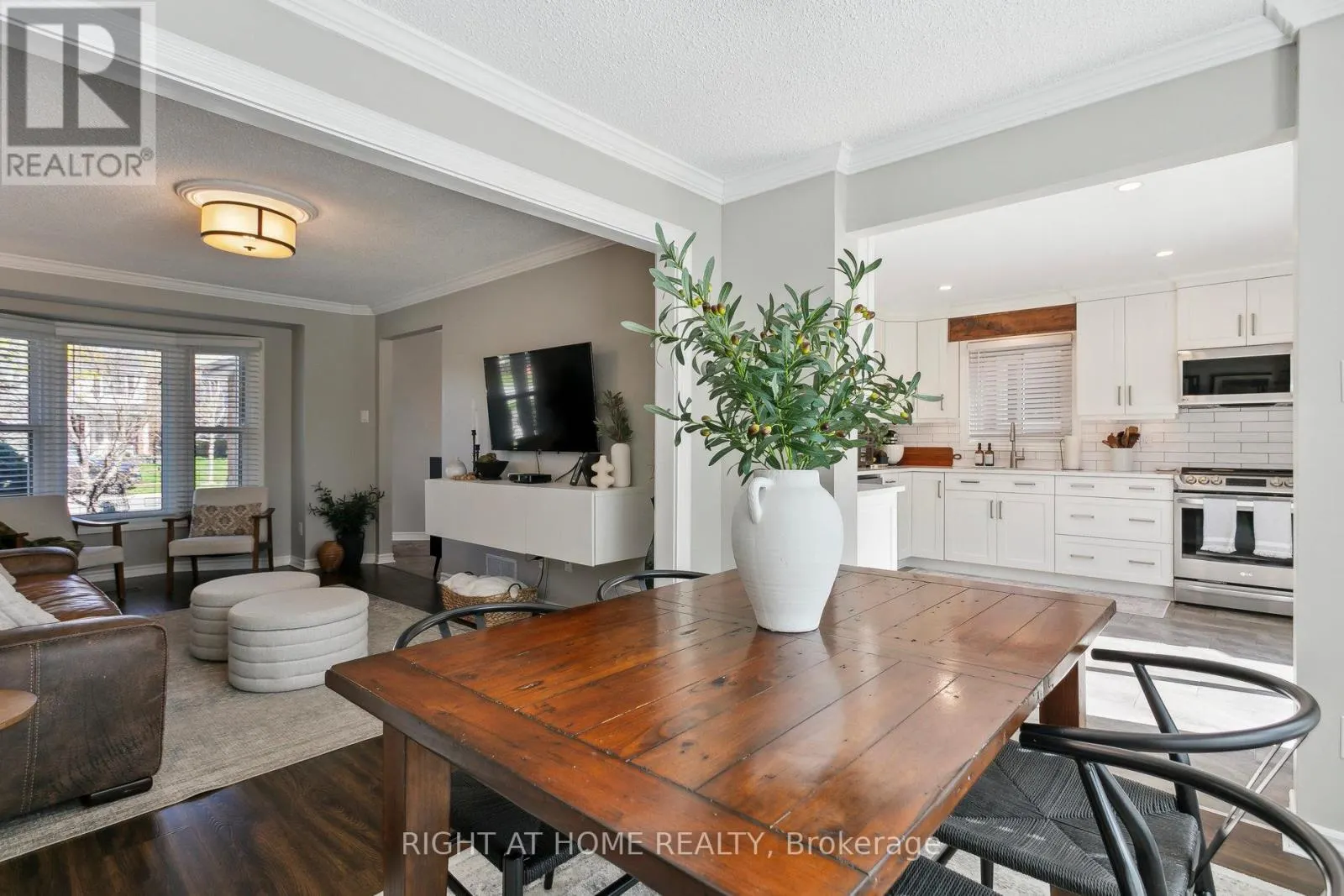 3194 GREENBOUGH CRESCENT