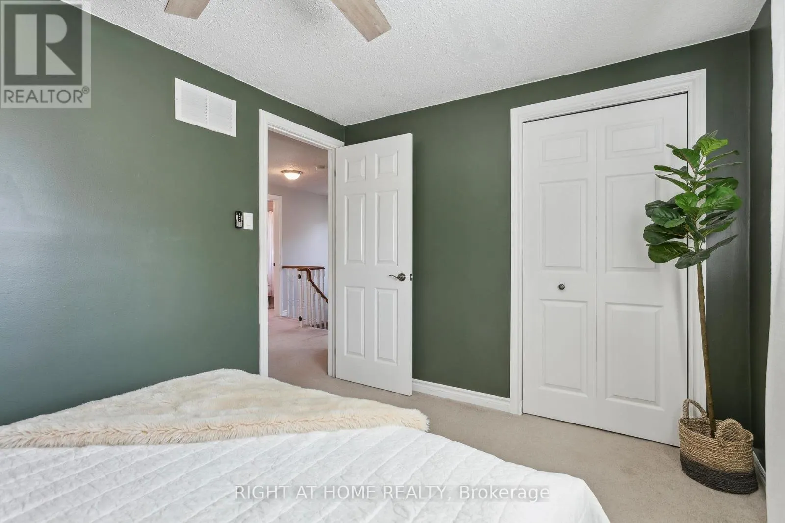 3194 GREENBOUGH CRESCENT