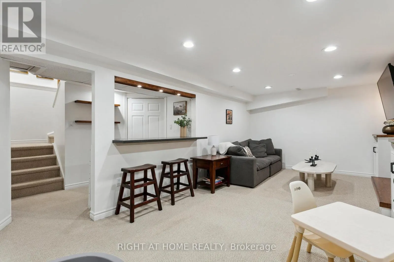 3194 GREENBOUGH CRESCENT