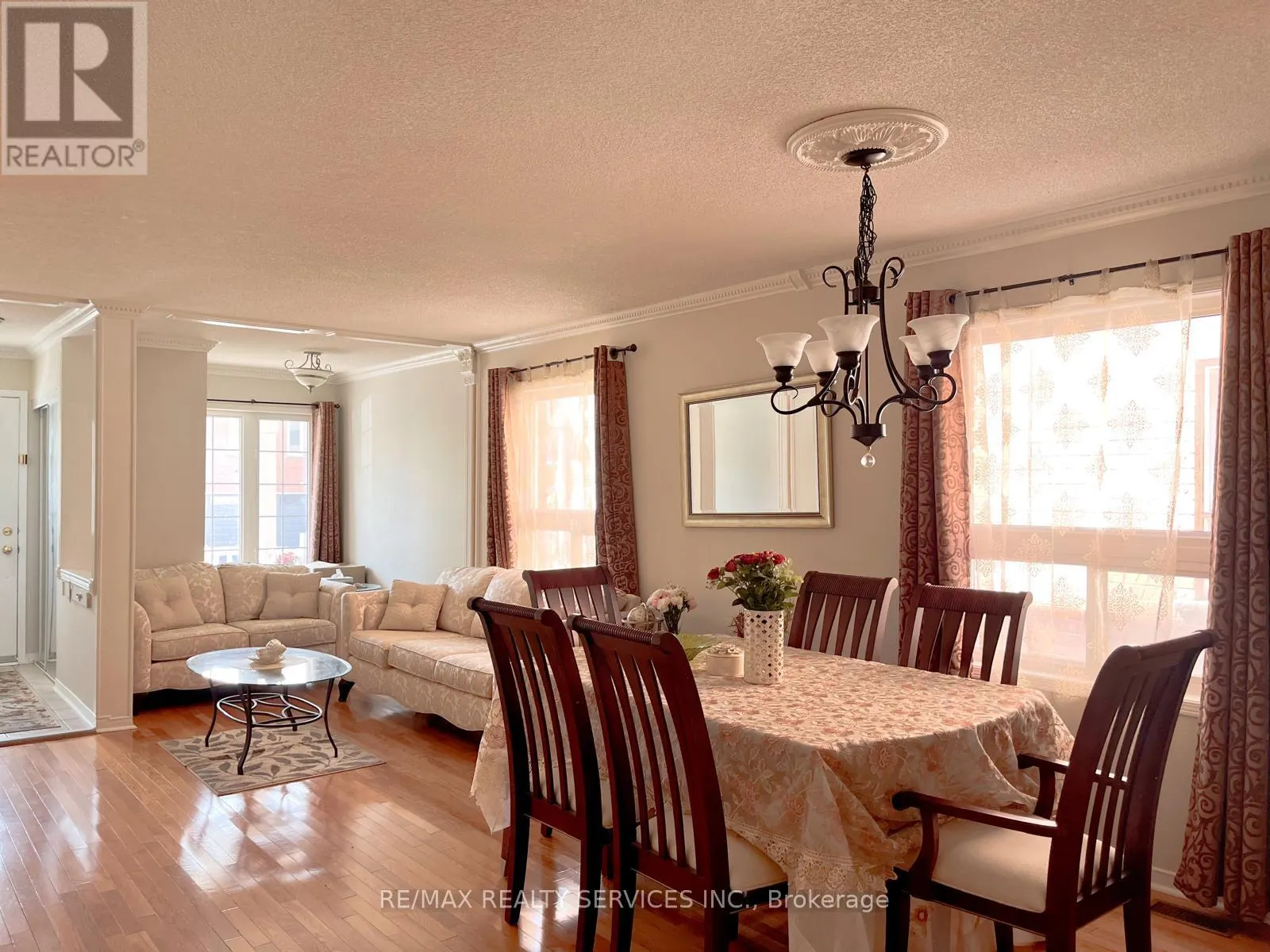 94 FOUR SEASONS CIRCLE
