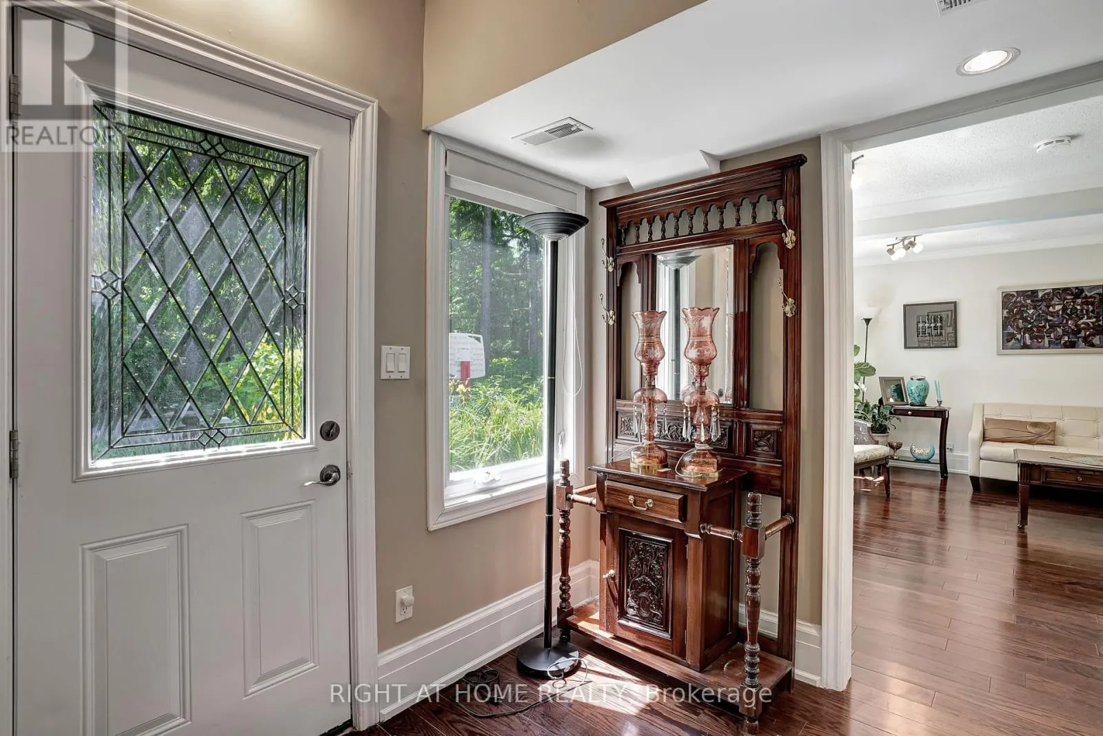 461 LAKESHORE ROAD W