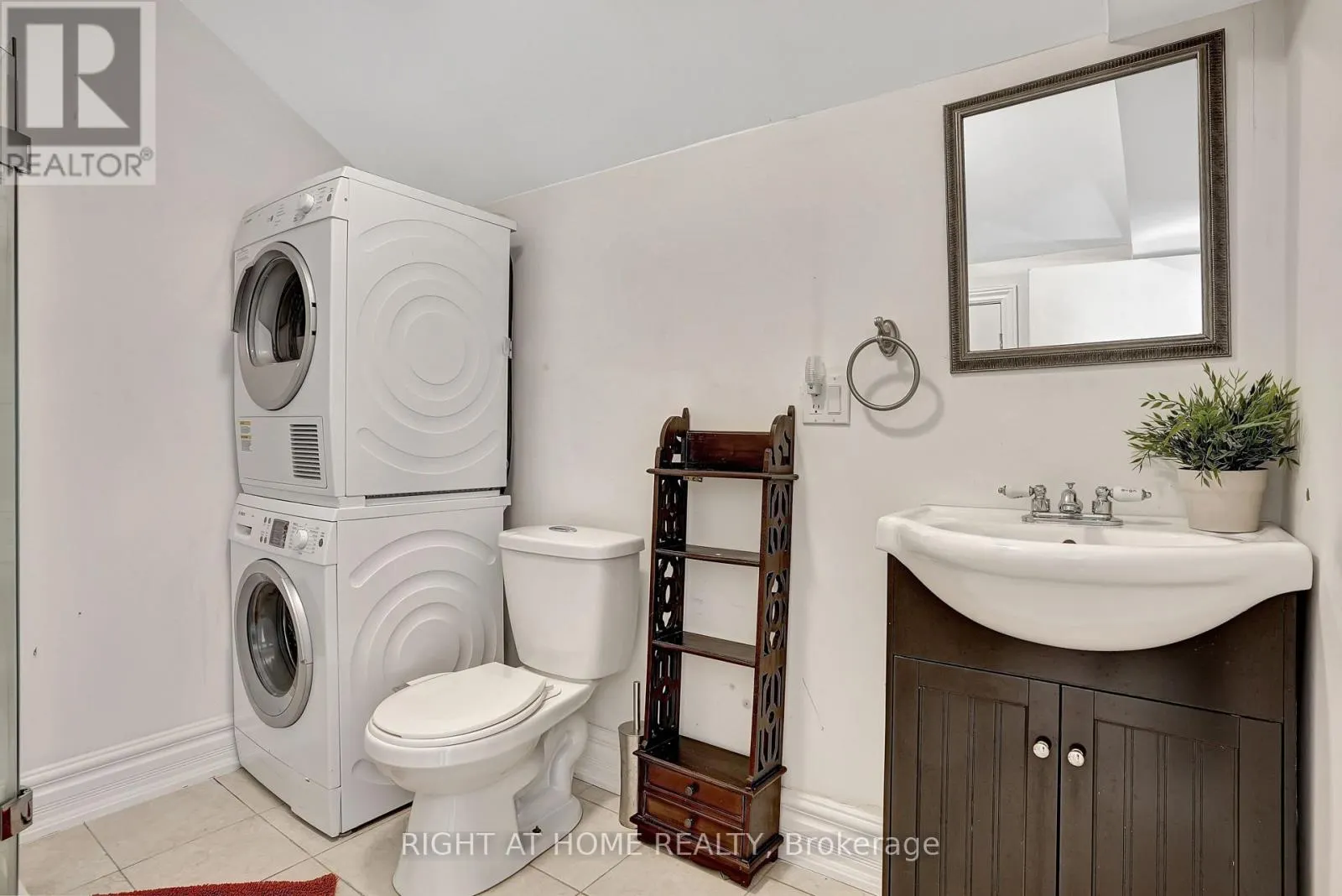 461 LAKESHORE ROAD W