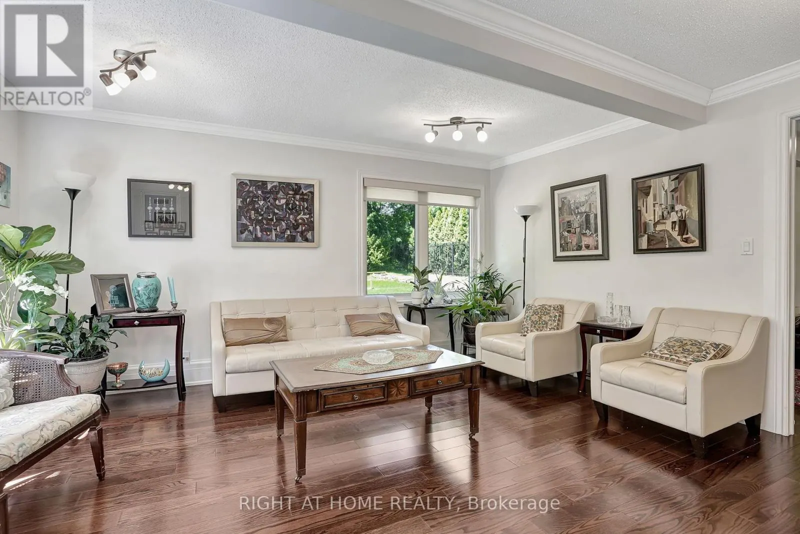 461 LAKESHORE ROAD W