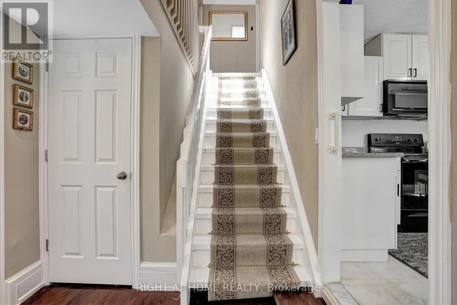 461 LAKESHORE ROAD W