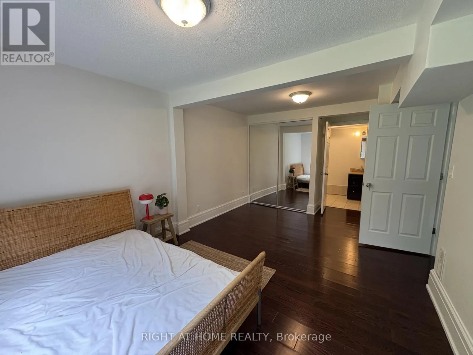 461 LAKESHORE ROAD W