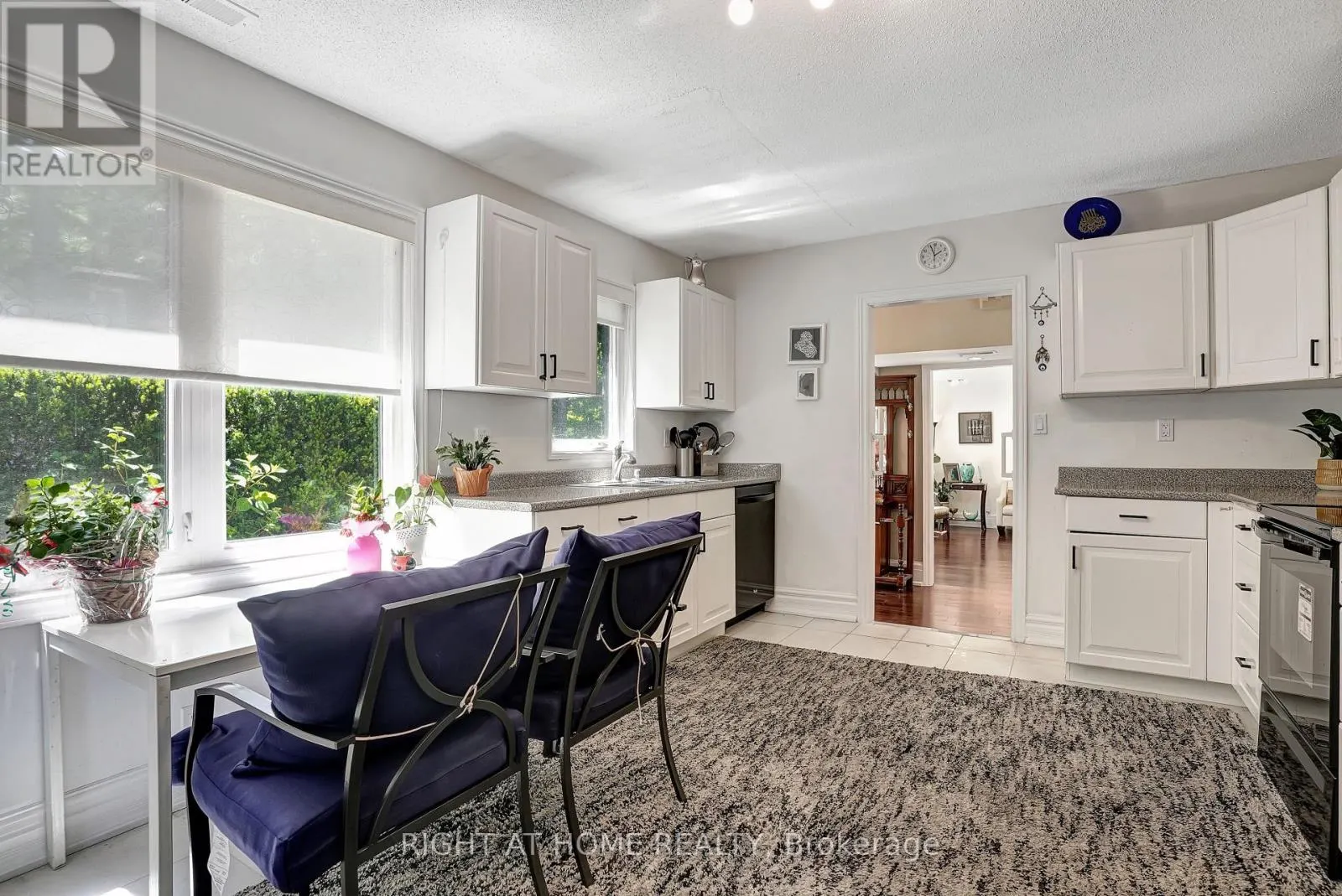 461 LAKESHORE ROAD W
