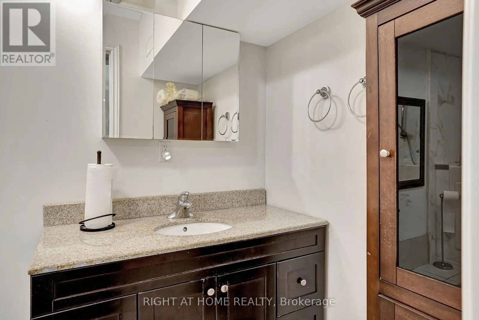 461 LAKESHORE ROAD W